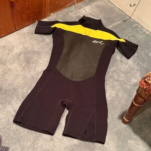 Rip Curl Women’s Core 2.2 Shorty Black and Yellow Wetsuit Size 14